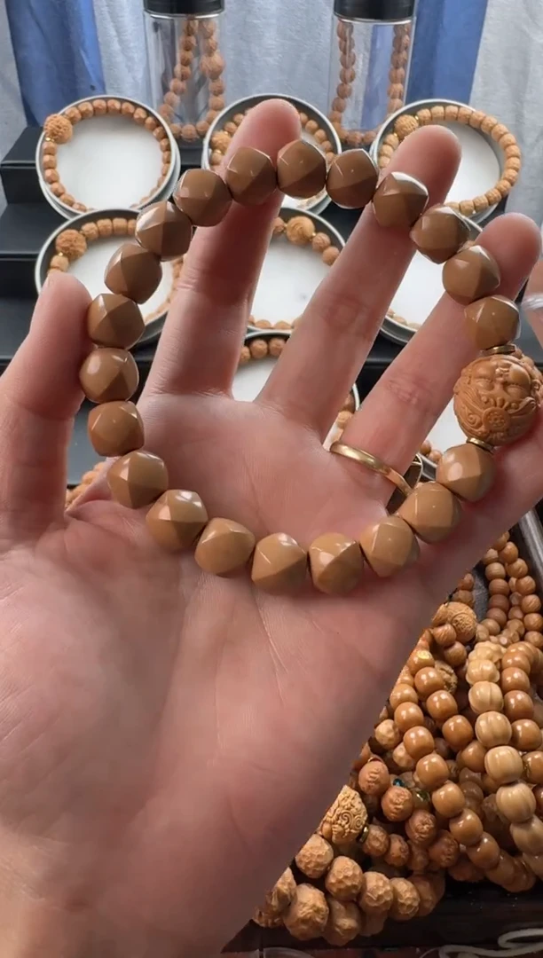 手串猴头核桃唐八棱送单颗雕刻瑕疵