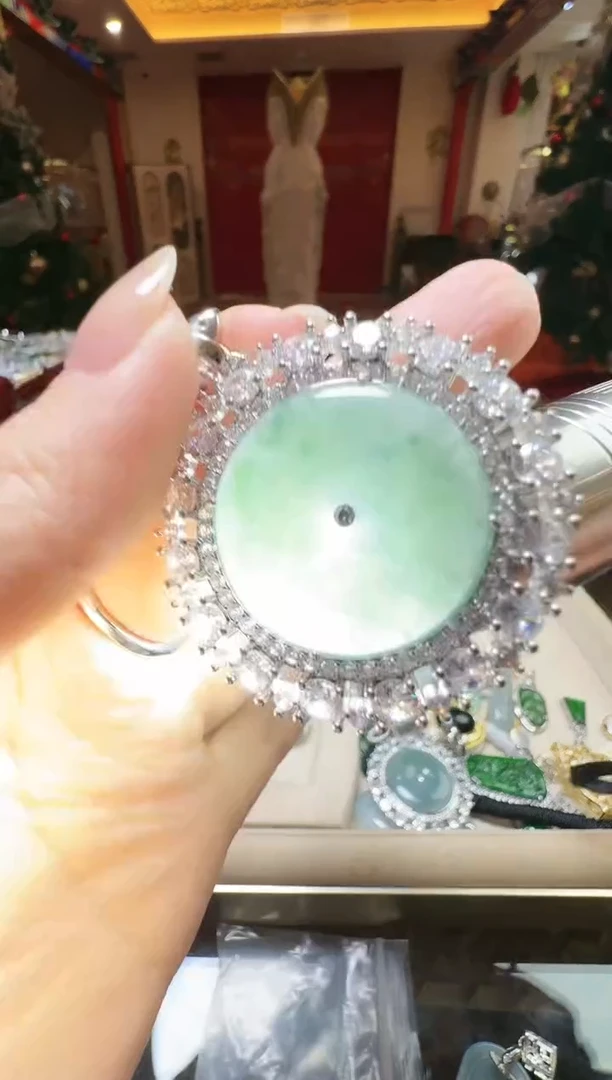 【闪购商品】翡翠吊坠(不含链)未镶嵌翡翠