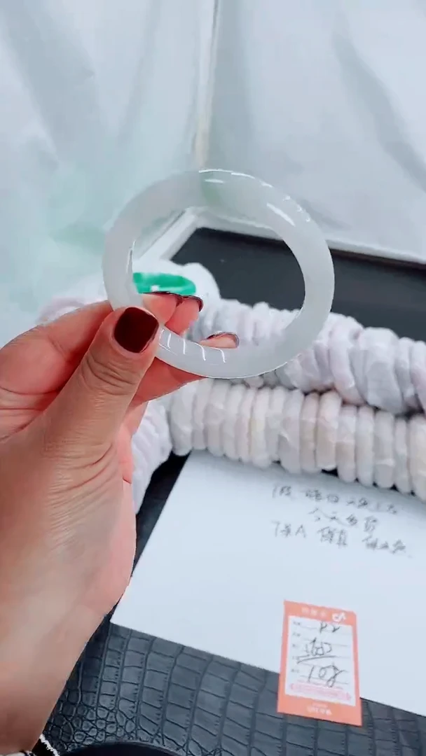 【闪购商品】石英质玉手镯未镶嵌P2-56-57