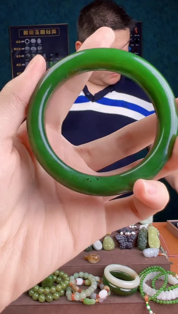 和田玉手镯未镶嵌多样性发货 拍一单发一个53-64