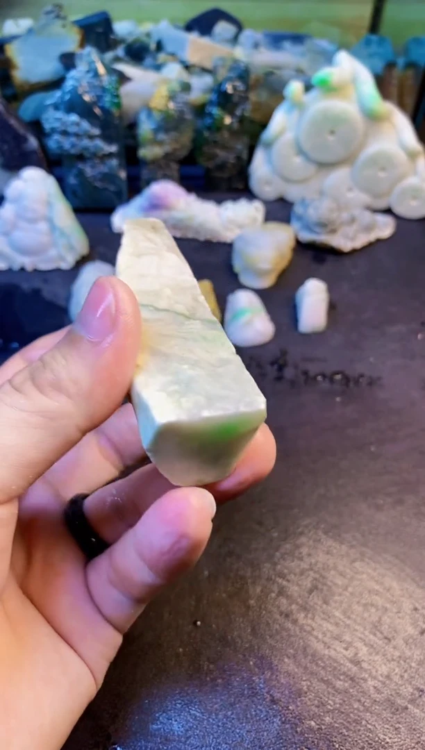 翡翠未镶嵌颈饰天然翡翠018