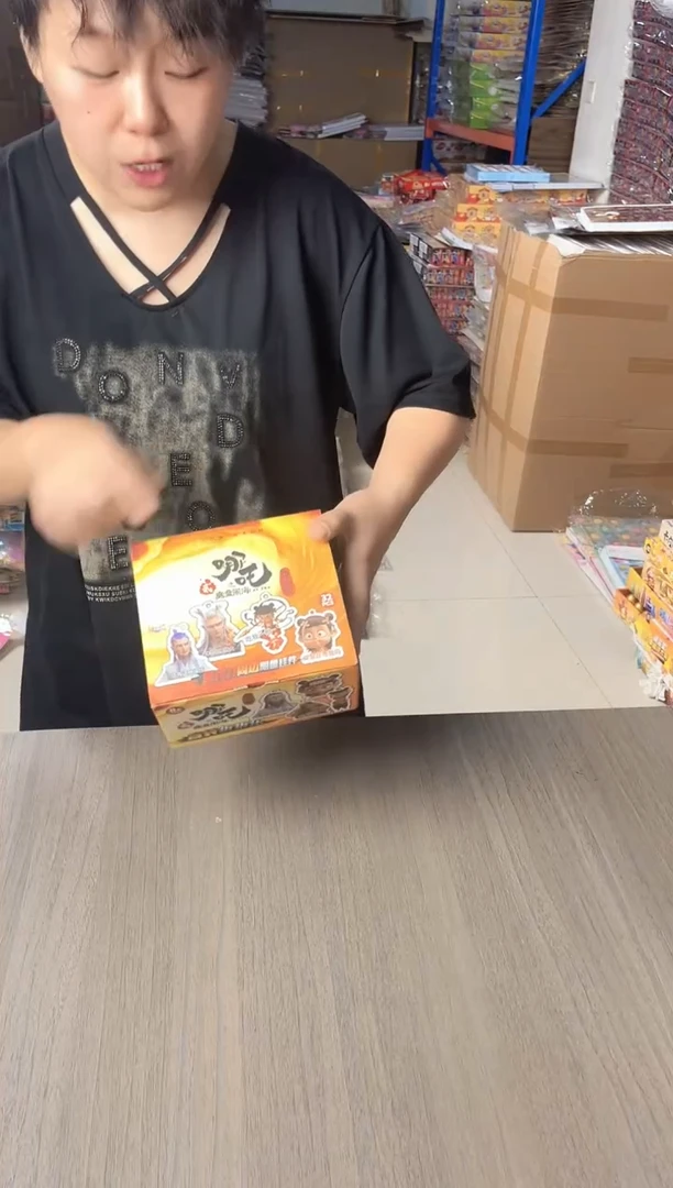 塑料32入哪吒亚克力挂件 一盒