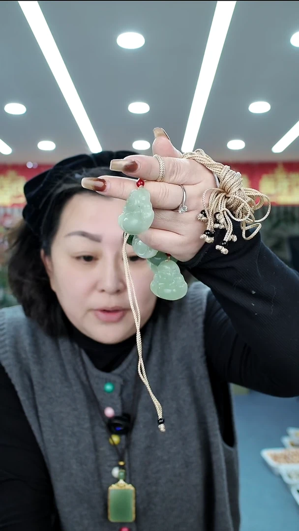 未镶嵌蛇纹石玉吊坠多样式发货随机发一