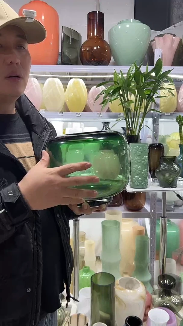 祖母绿花瓶..........