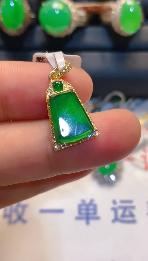 翡翠银S925镶嵌耳饰天然