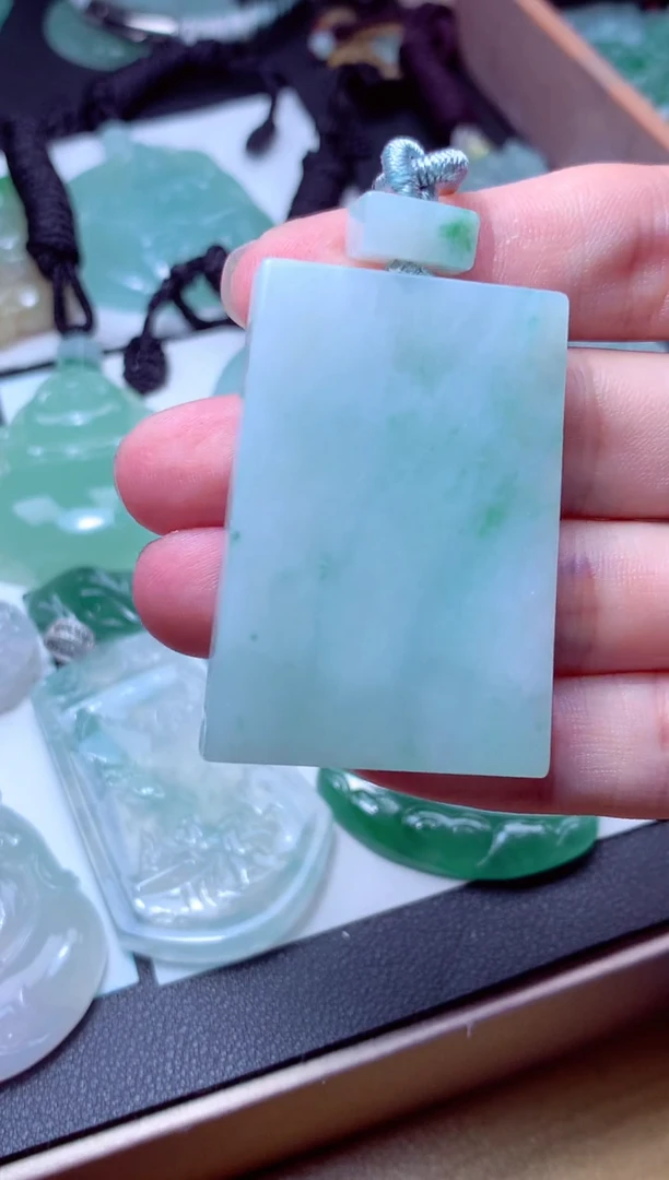 颈饰未镶嵌翡翠天然A货翡翠