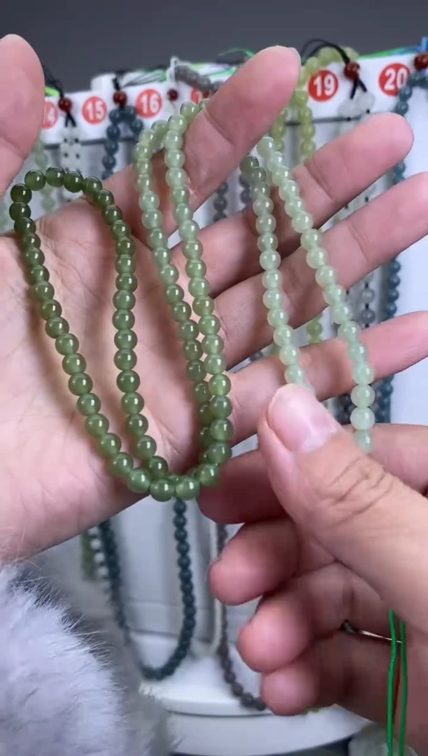 颈饰未镶嵌和田玉往**烟5