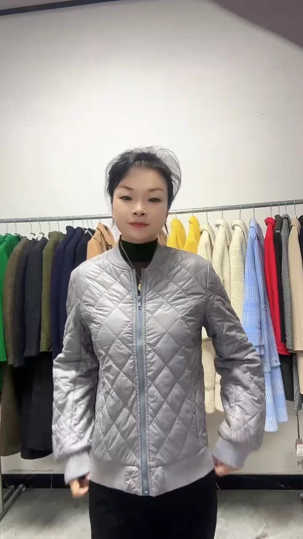 冬季时尚款夹克棉服