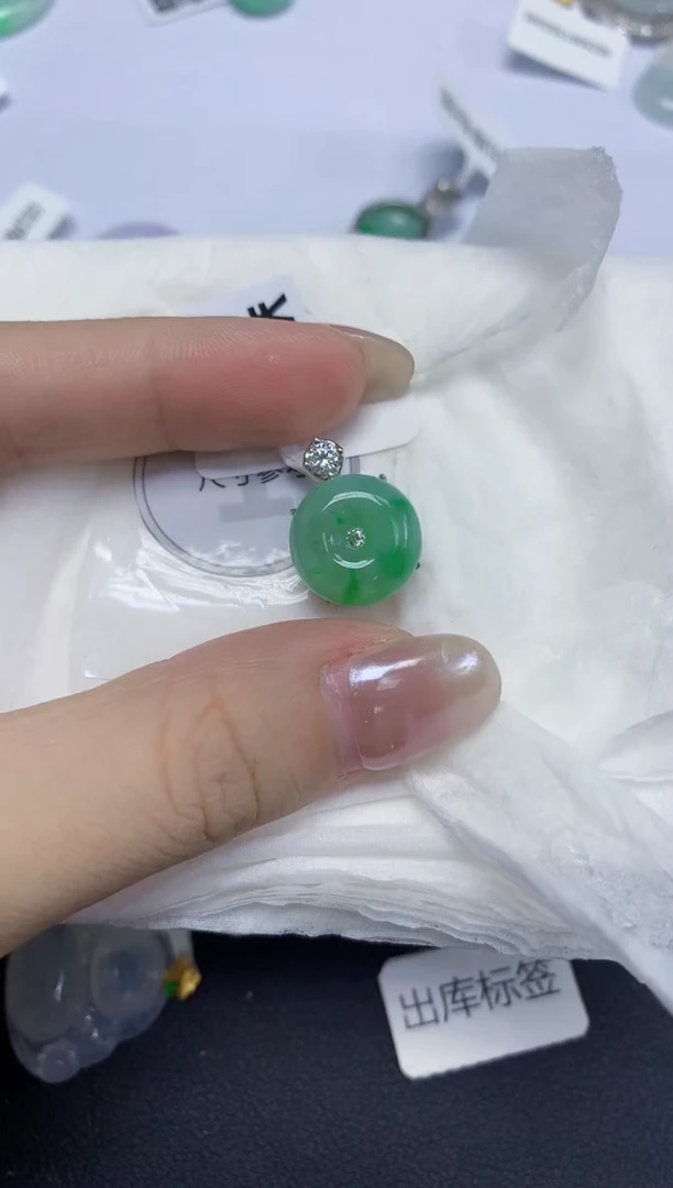 颈饰未镶嵌翡翠天然缅甸翡翠A货多样性发一件