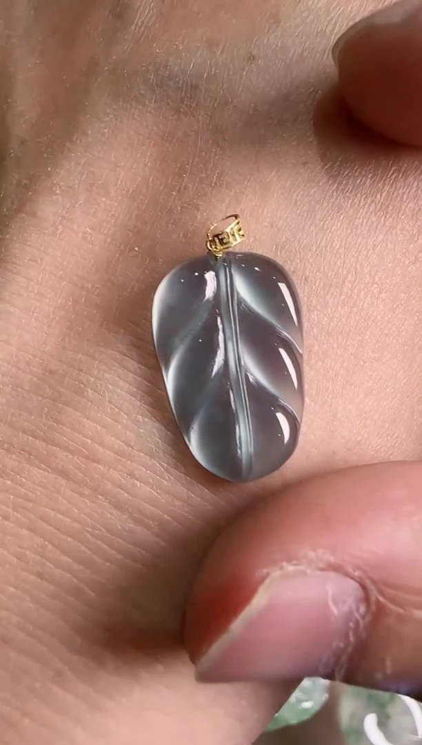 【闪购商品】翡翠吊坠(不含链)18K金镶嵌··多样性发货