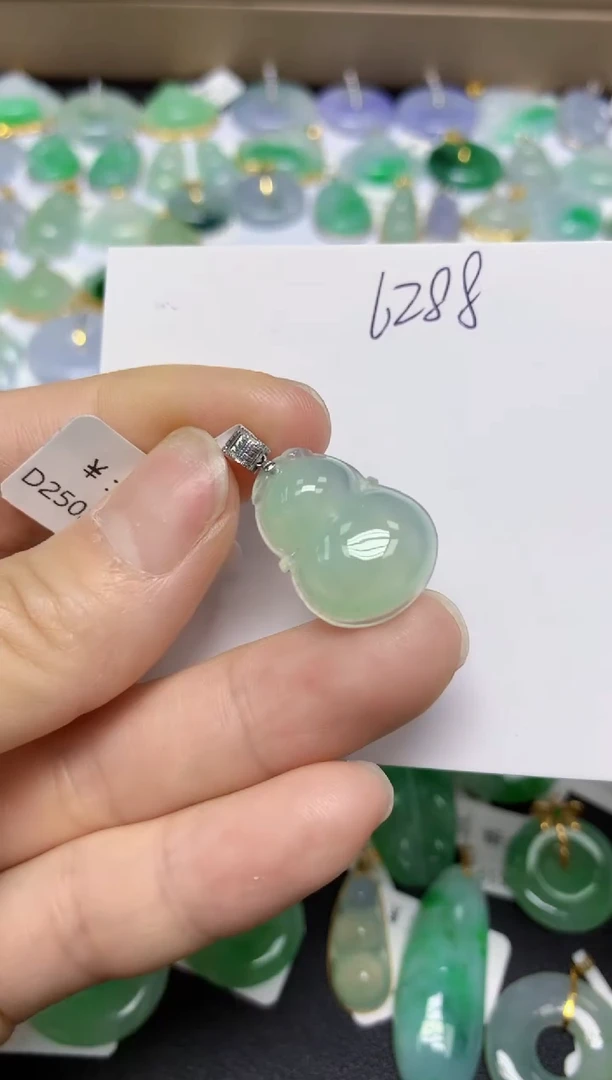 【闪购商品】翡翠挂件18K金镶嵌 天然翡翠A货