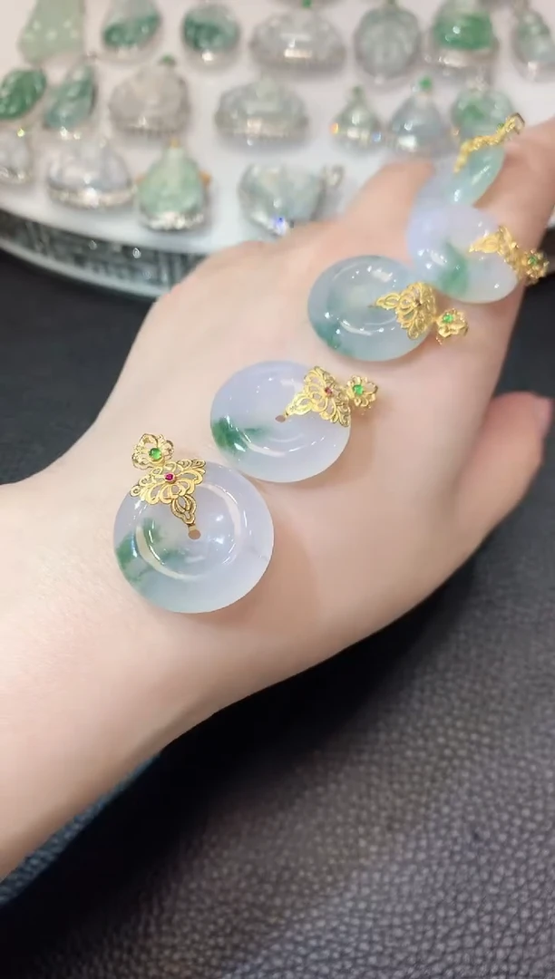 【闪购商品】翡翠吊坠(不含链)18K金镶嵌A7 多样性发货一件