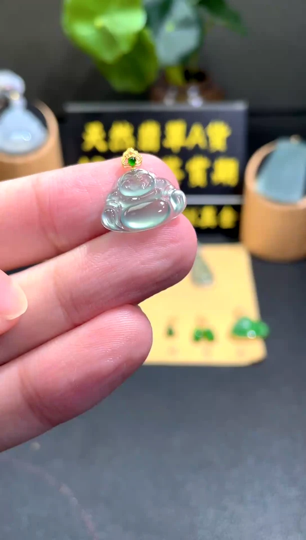 颈饰18K金镶嵌翡翠翡翠A货