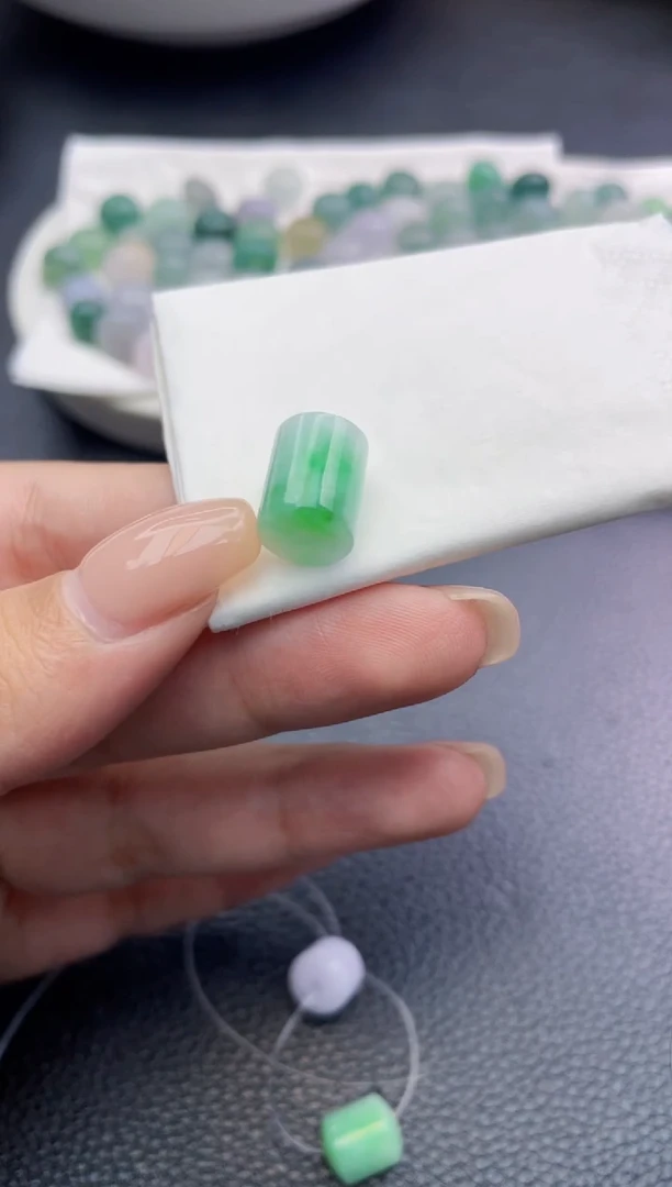 定制翡翠未镶嵌34061111