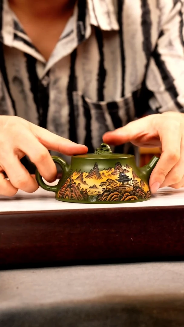茶壶紫砂绿泥 曲韵 彩刻山水