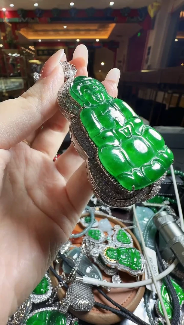 颈饰未镶嵌翡翠翡翠