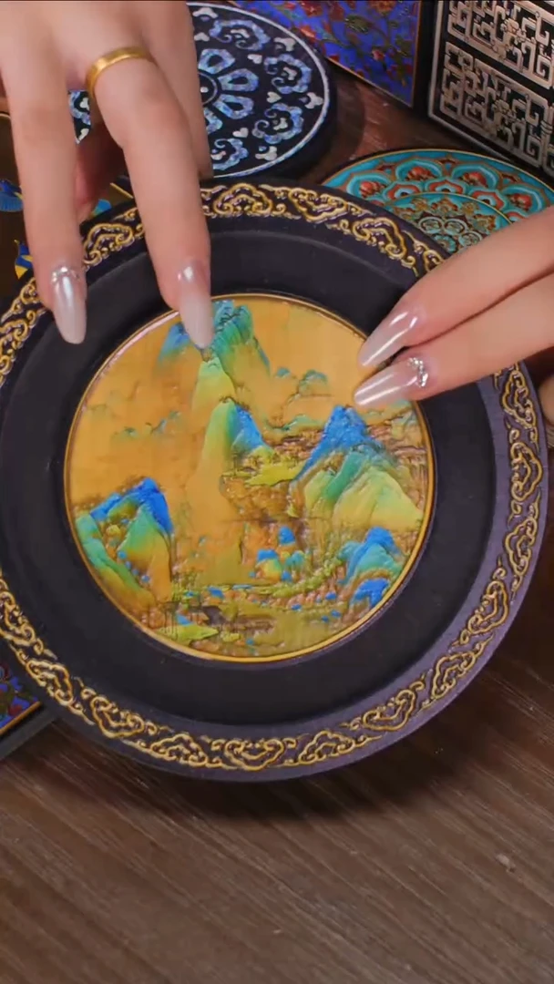 壹藏贰宝千里江山图案小壶承