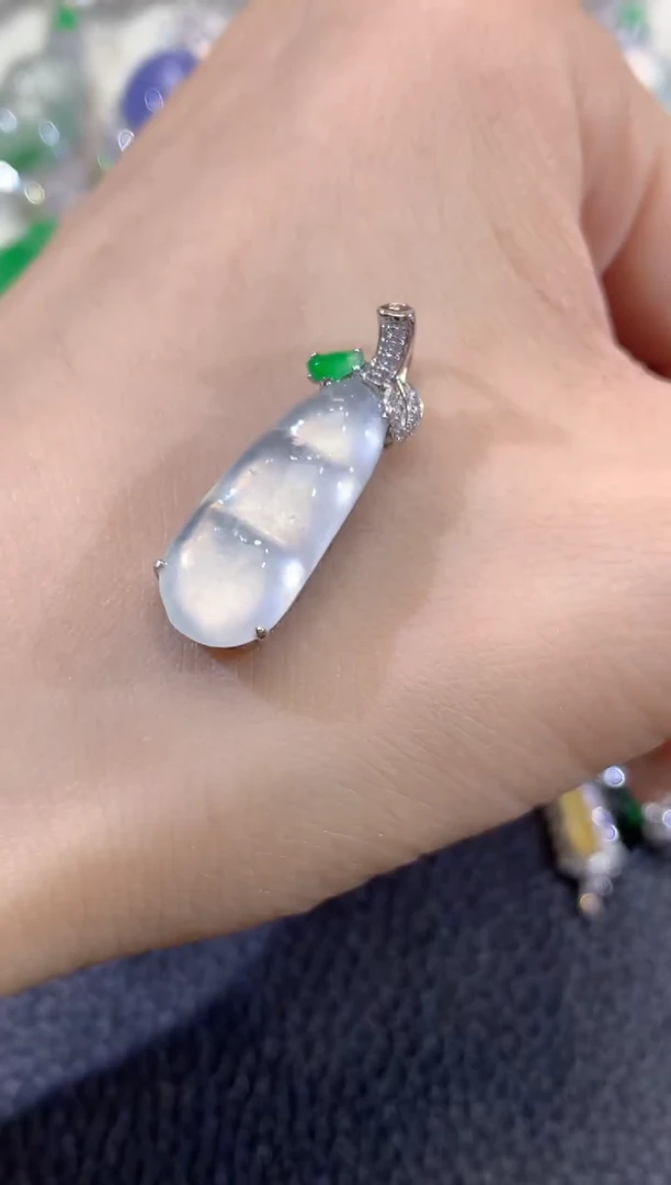 吊坠(不含链)18K金镶嵌翡翠C11翡翠