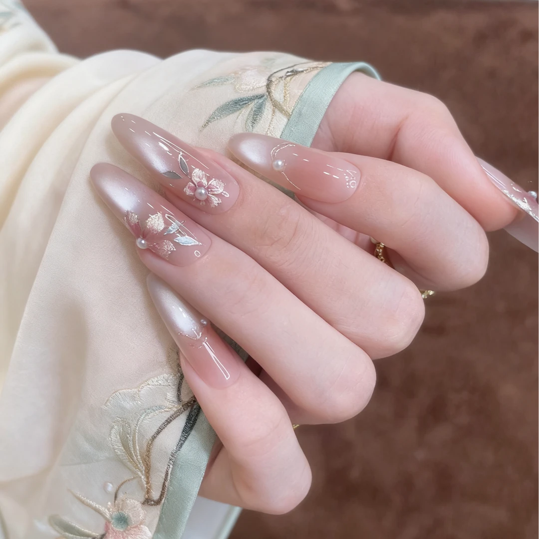 【宫墙柳】新中式手绘渐变晕染款猫眼立体雕花穿戴甲2025秋冬新款