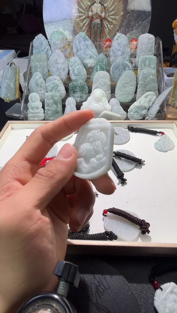 颈饰未镶嵌翡翠1
