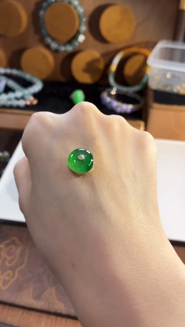 吊坠(不含链)18K金镶嵌翡翠吊坠