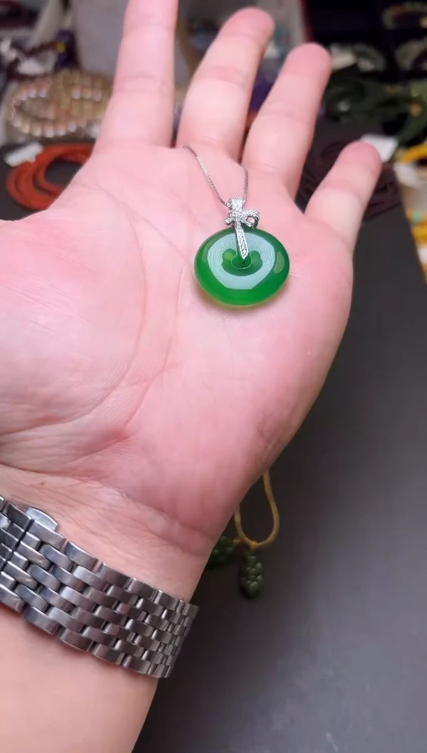 未镶嵌颈饰玛瑙/玉髓「***?绿玛瑙平安扣吊坠
