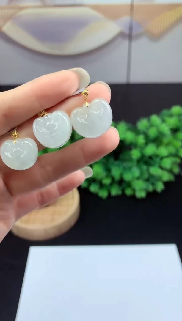 吊坠(不含链)18K金镶嵌翡翠如意多样性发其一@@CMT