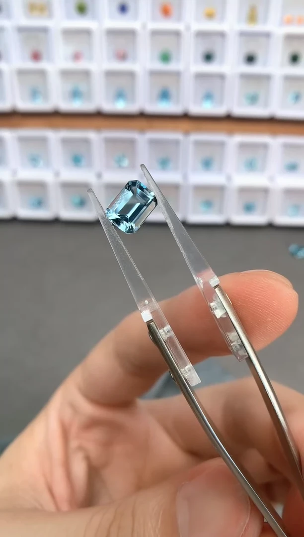 未镶嵌裸石定制海蓝宝石1.77ct 圣马 03070