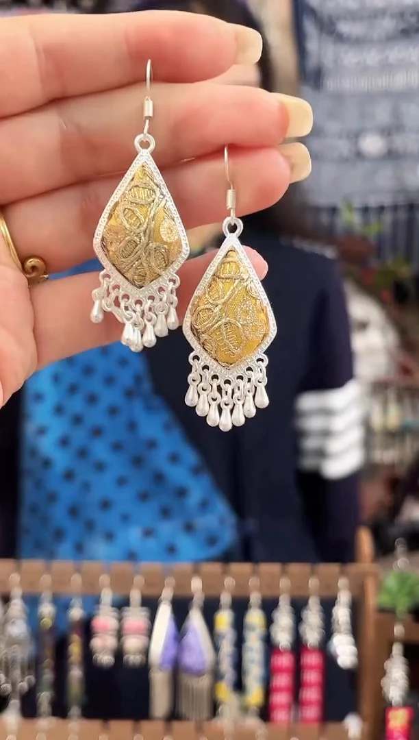 织绣民族风非遗老绣饰品534