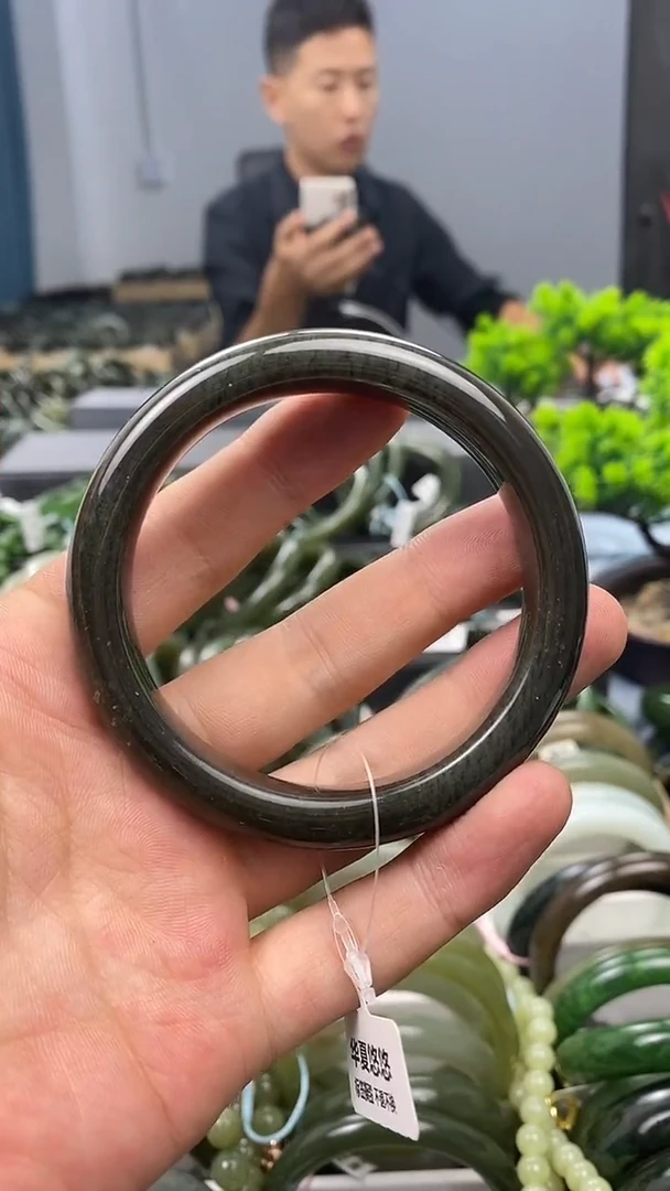 未镶嵌手镯和田玉60