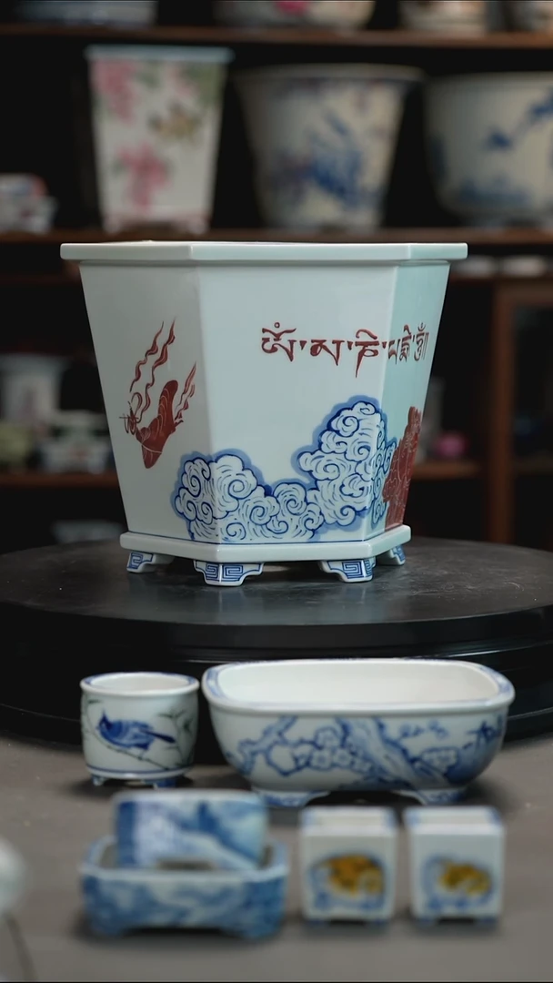 福利釉下五彩手绘盆福利釉下五彩手绘盆