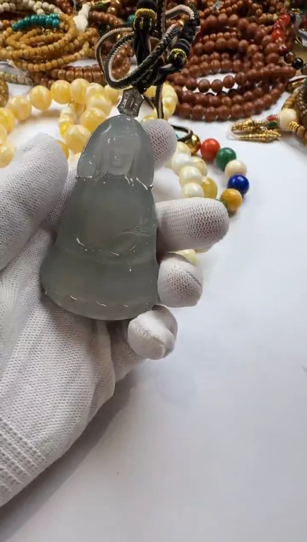 18K金镶嵌裸石翡翠翡翠牌子