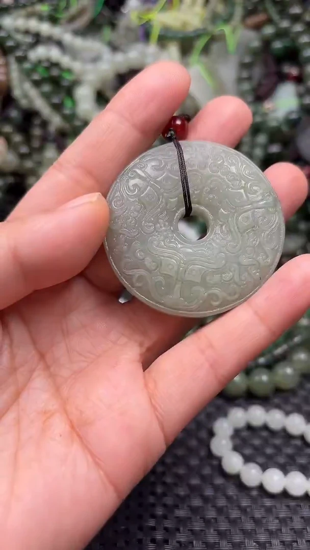 颈饰未镶嵌和田玉1