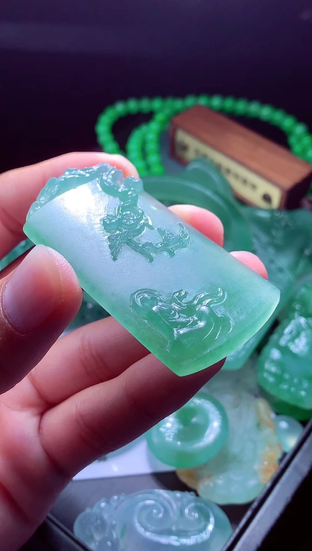 未镶嵌定制翡翠成*#翡翠毛货定制