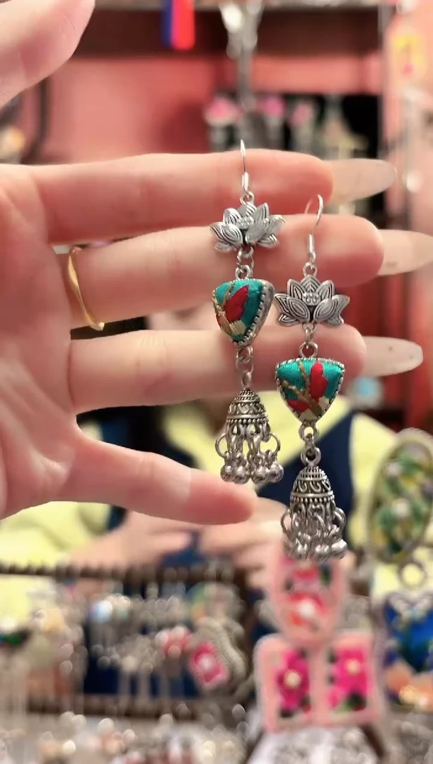 织绣云织谣民族风精美饰品 50