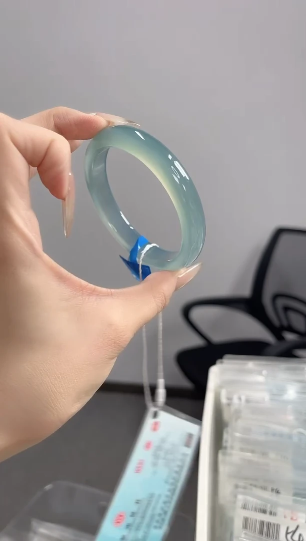 玛瑙/玉髓手镯未镶嵌60圈