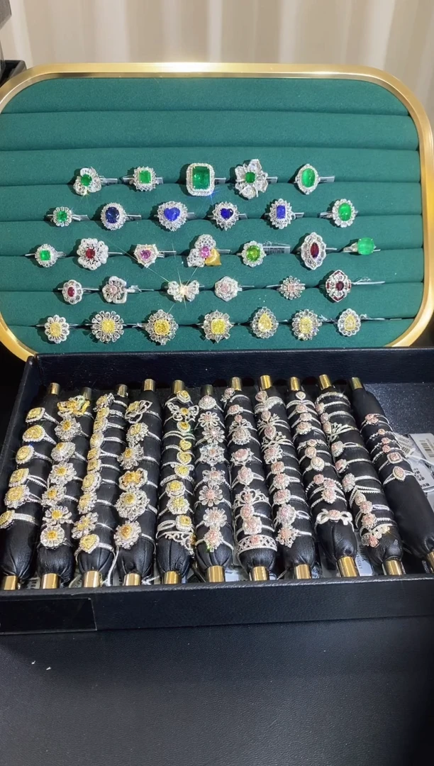18K金镶嵌戒指钻石多样性发一（下单备注颜色）