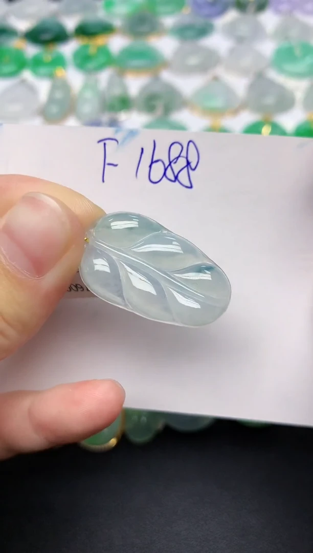 颈饰18K金镶嵌翡翠 天然缅甸A货翡翠百元以上9元证书费自理