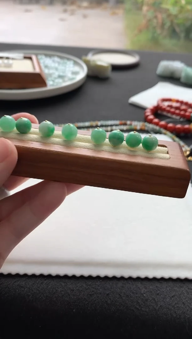 未镶嵌翡翠耳钉翡翠耳钉多样性发一