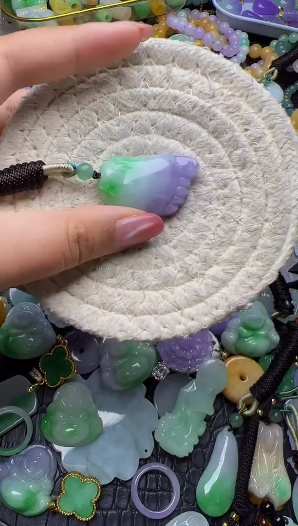 颈饰未镶嵌翡翠天然缅甸翡翠吊坠