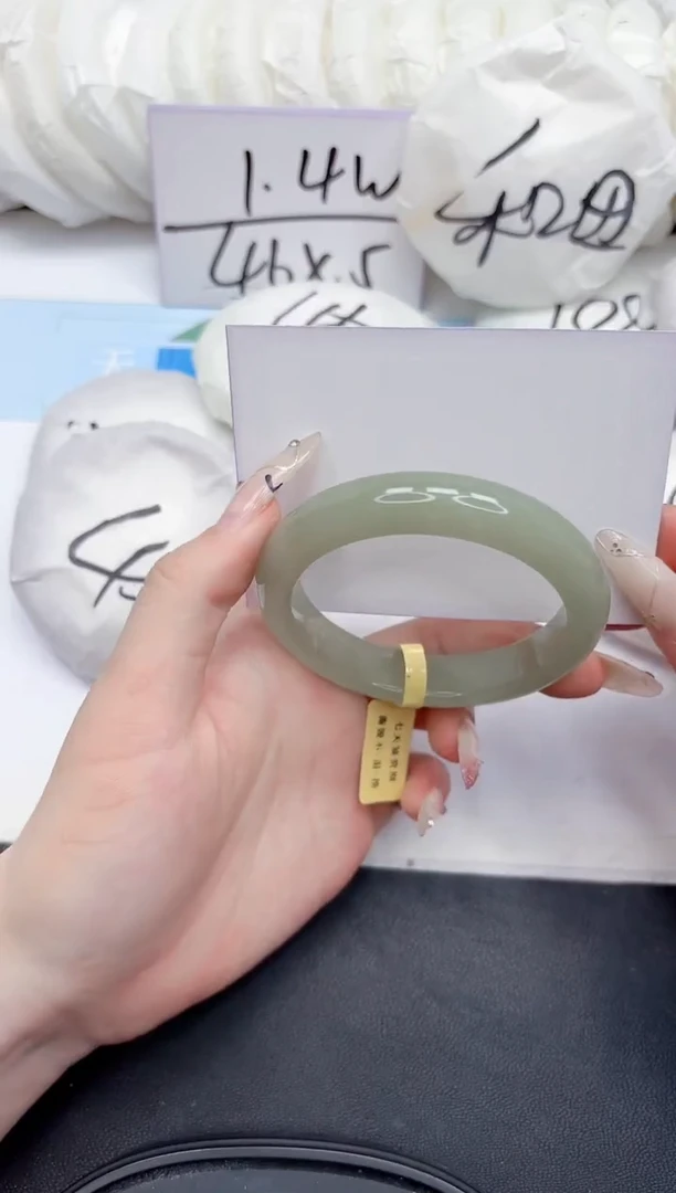 未镶嵌手镯石英质玉179-56