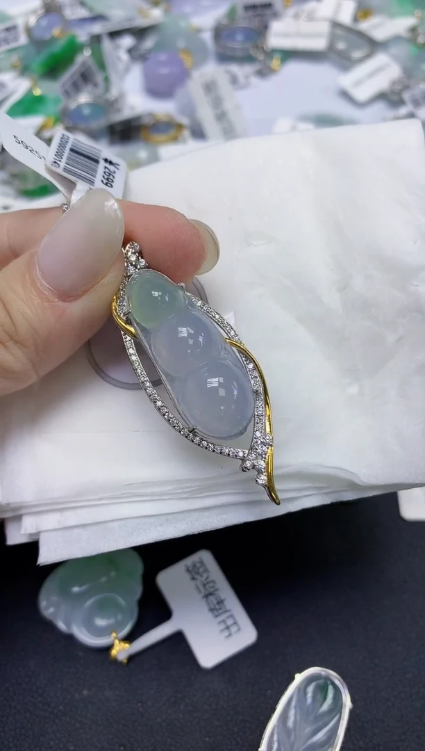 颈饰未镶嵌翡翠天然缅甸翡翠A货百元以上9元证书费自理