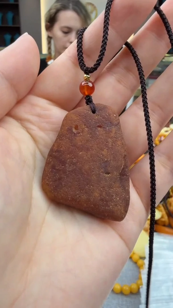 琥珀颈饰未镶嵌46秒拍号 假一罚三