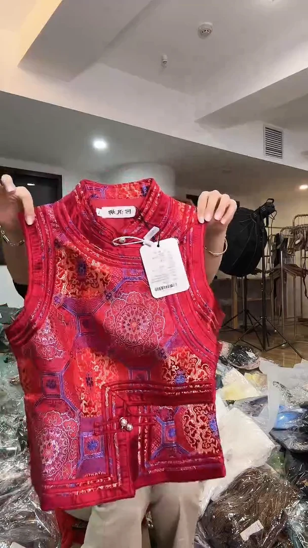 马甲       L码        110-120斤