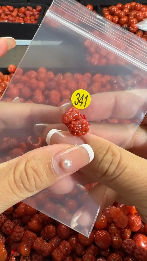 颈饰未镶嵌南红玛瑙1