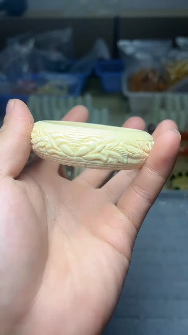 【闪购商品】查罗石手镯（开口镯）合金手镯