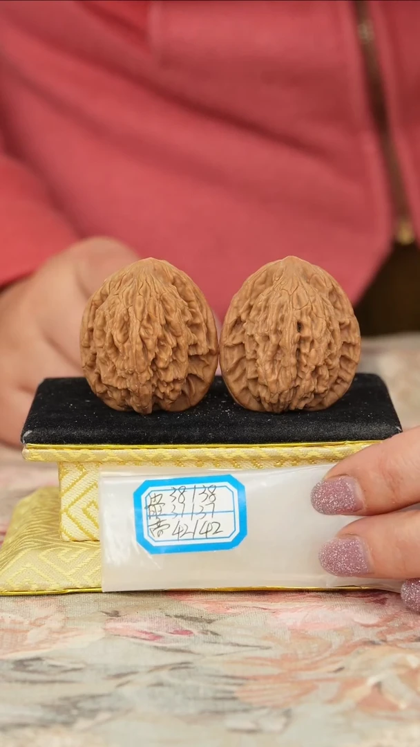 【闪购商品】文玩核桃把件麦穗虎头