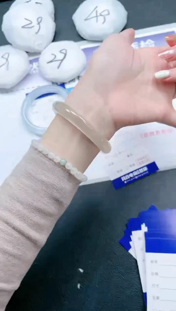 【闪购商品】石英质玉手镯未镶嵌 香槟金手镯-56