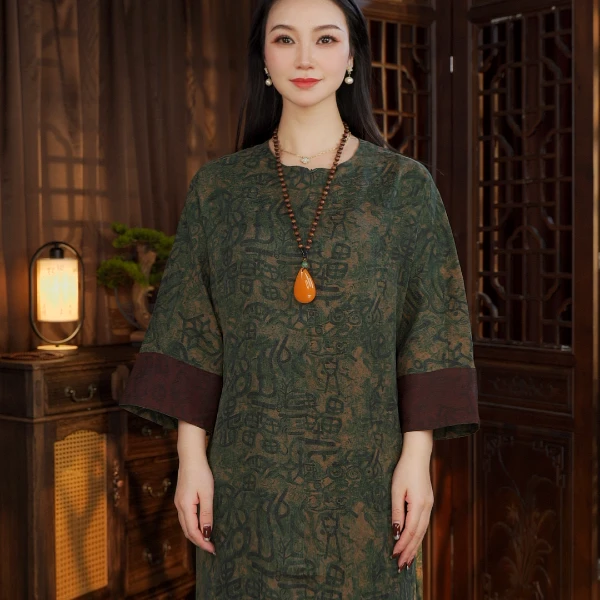 2025新款香云纱收腰宽松花萝新中式桑蚕丝连衣裙Y25333