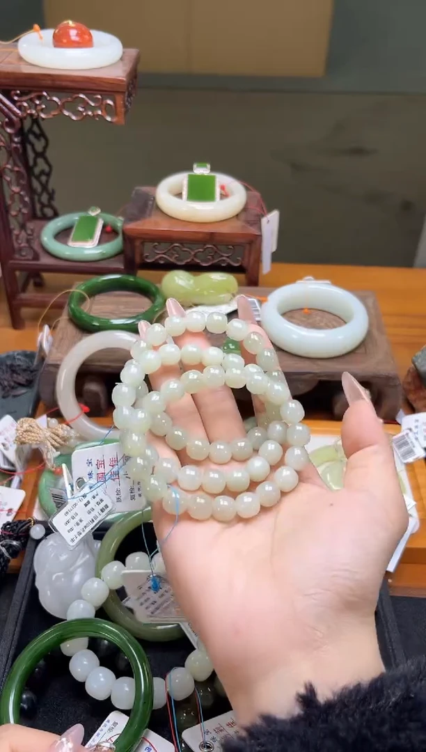未镶嵌手串和田玉卡10新疆于田 老型 有瑕疵 多样性发一